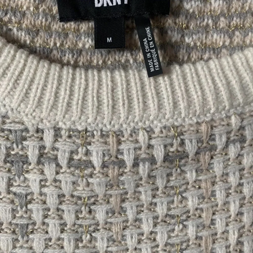 DKNY Women’s Sz Medium Cream Metallic Fringe Loose Fit Pullover Casual Sweater - Picture 4 of 6